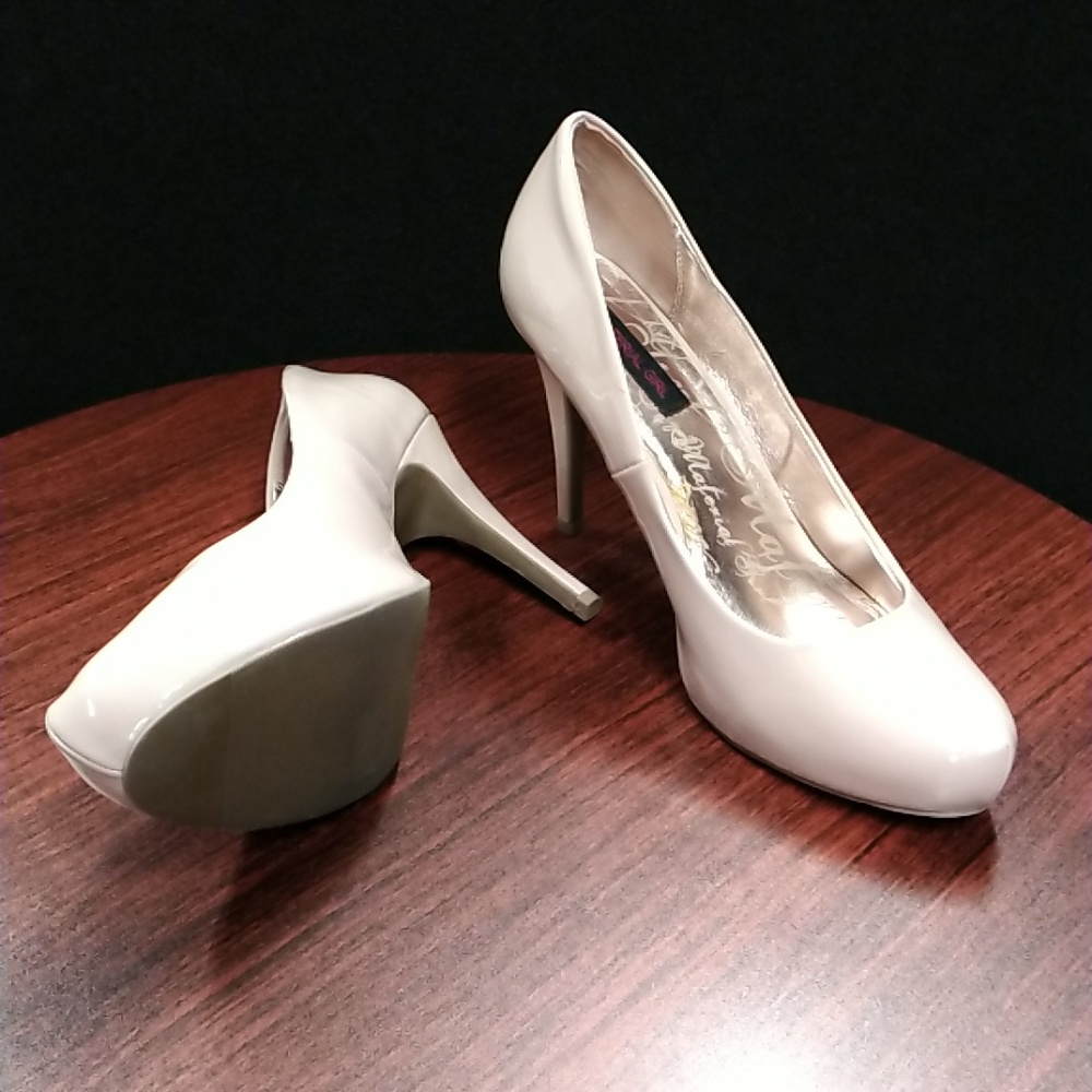 Material Girl PRESLEY Pinkish Beige Patent High Heel Almond Toe Pumps -  Size 11